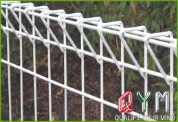 Roll top triangle bending fence