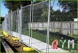 Temporary construction fencing panel