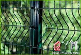 Curved bending welded mesh fence