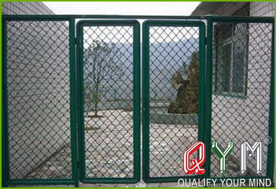 Chain link fence gate